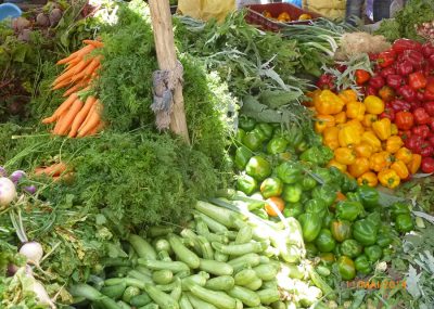 Taroudant-souk du dimanche-Montagne de légumes