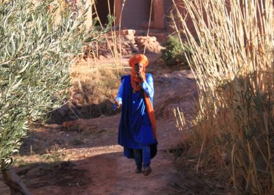 ait-benhaddou-guide-arrivant-au-travail-le-matin